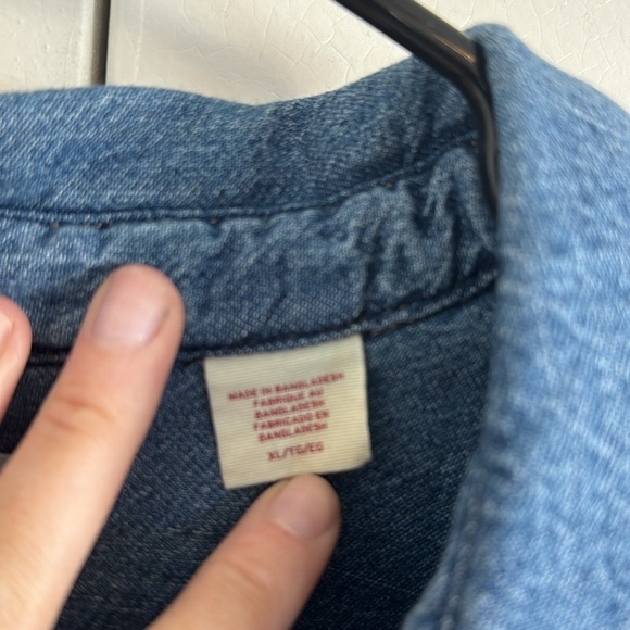 Levi’s Ultimate Western Denim Shirt - Picture 7 of 7